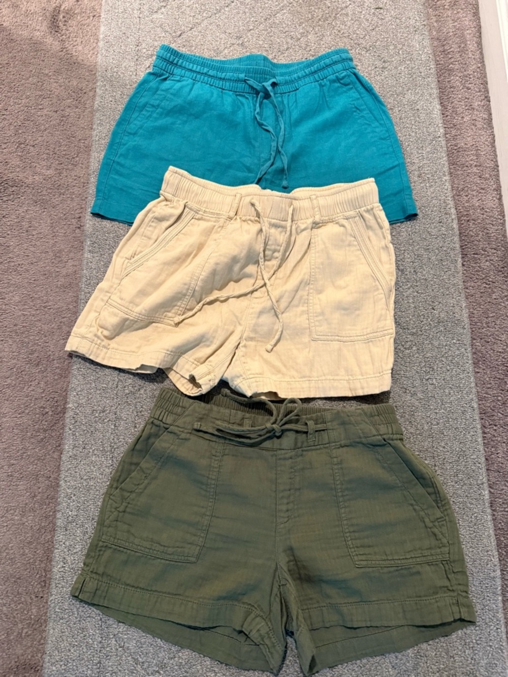 Lot of 7 Casual Drawstring Linen-Style Shorts in Multiple Colors - Picture 3 of 4
